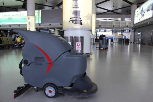 商場用洗地機.jpg 商場用洗地機.jpg